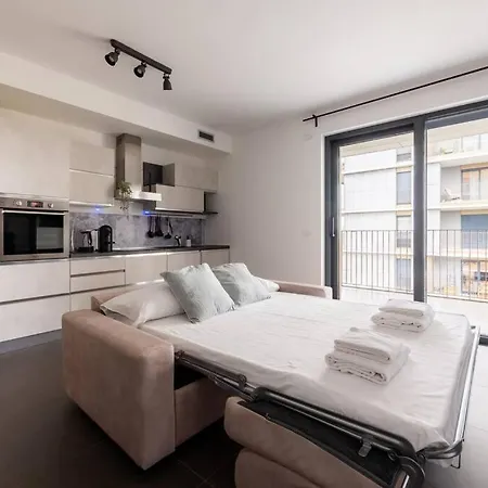 We - Uptown74 Bloom - Milaan