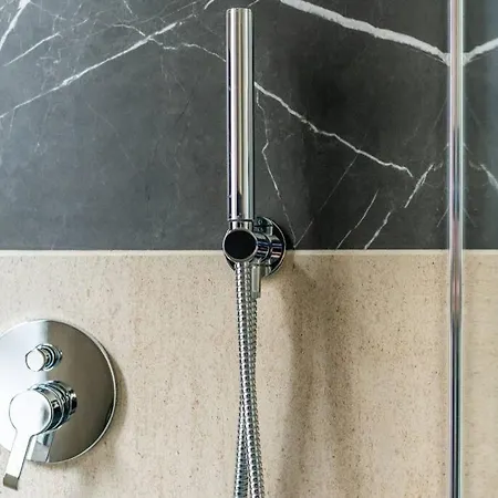 We - Uptown74 Bloom - Milaan